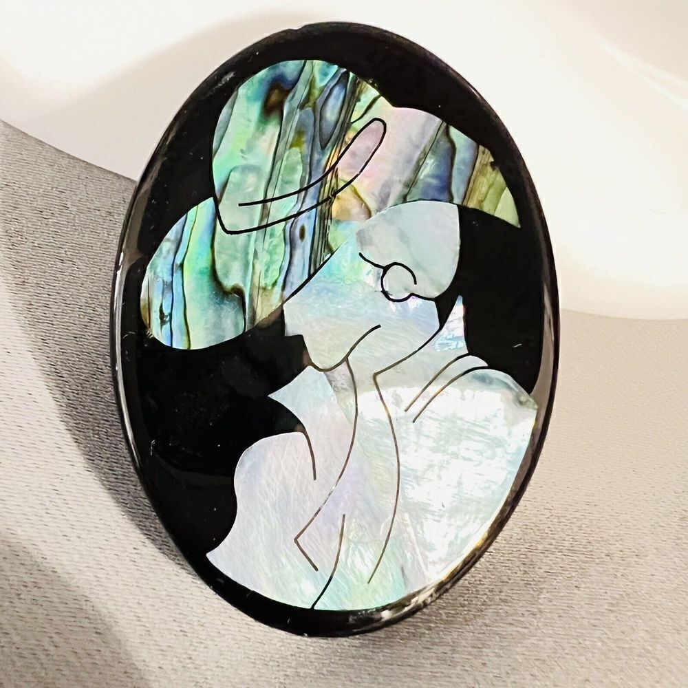 Vintage Mother of Pearl Brooch Lady with Hat Inlay Abalone Oval Pinโ2.5โ 1561